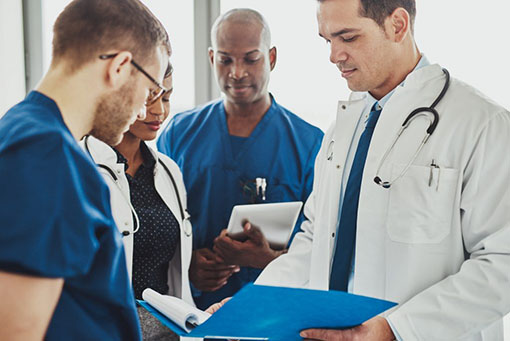 doctors-having-a-conversation-1024×684