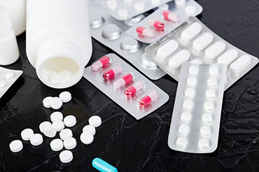 pills-medicine-pills-in-blister-pack–1024×682